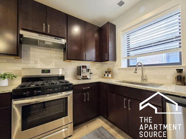 1149 Maple Ave, Unit G in Evanston, IL - Building Photo - Building Photo