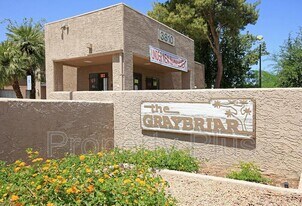 3810 N Maryvale Pky in Phoenix, AZ - Building Photo