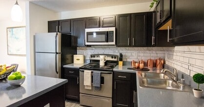 The Champion at Bluegrass Apartments in Lexington, KY - Building Photo - Building Photo