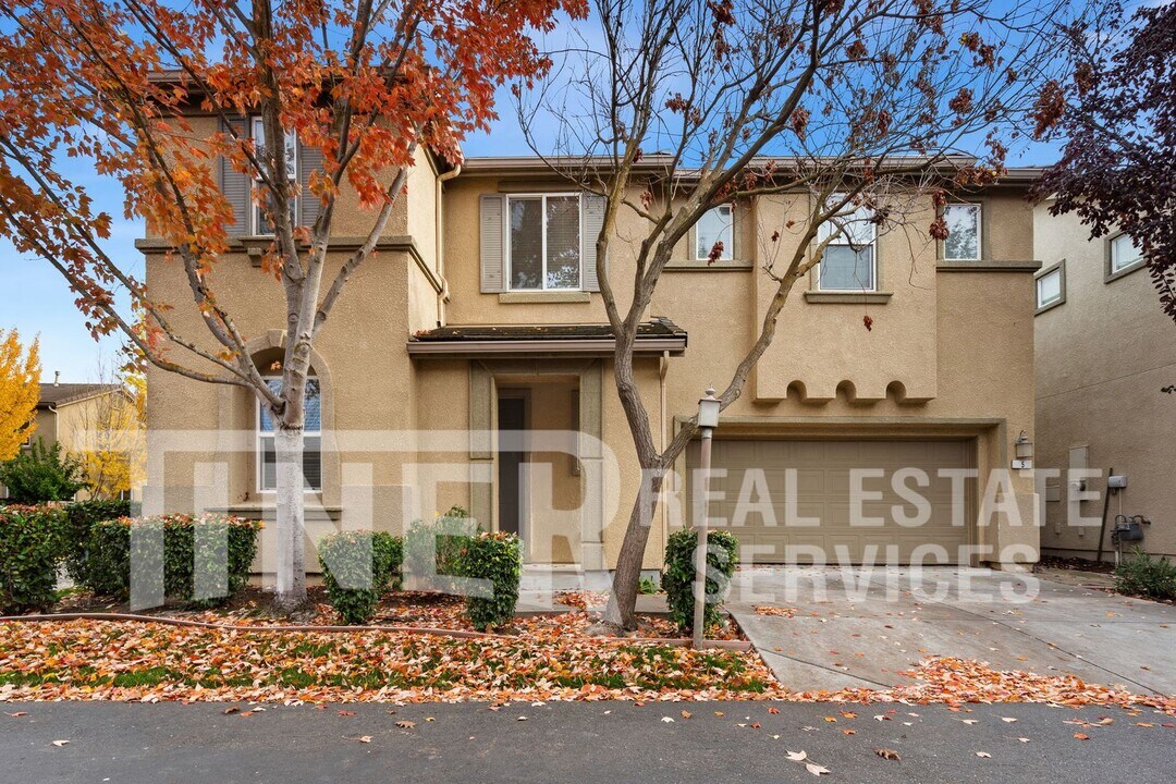 5 Mantauk Point Pl in Sacramento, CA - Building Photo