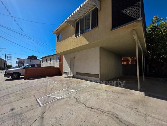property at 855.5 Agate St