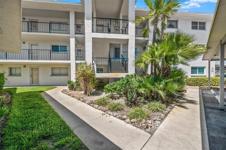 708 S Tamiami Trl, Unit 319 in Venice, FL - Building Photo