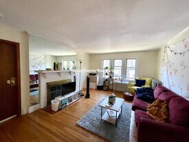 115 Lanark Rd, Unit 1 in Boston, MA - Building Photo