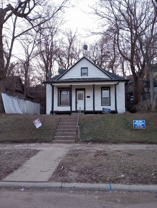 1114 Villa Ave in Sioux City, IA - Building Photo