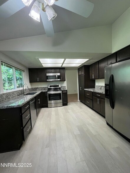 1965 Woodtrail Dr in Sparks, NV - Building Photo - Building Photo