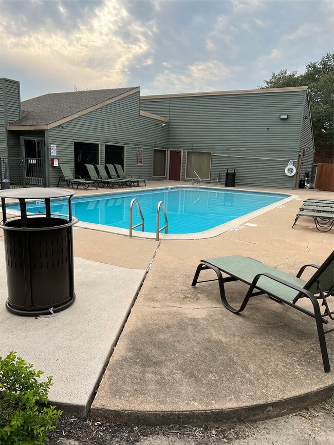 property at 1900 Bay Area Blvd