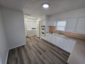 906 N Pershing St in Wichita, KS - Building Photo - Building Photo