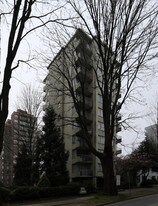 Newport Apartments in Vancouver, BC - Building Photo