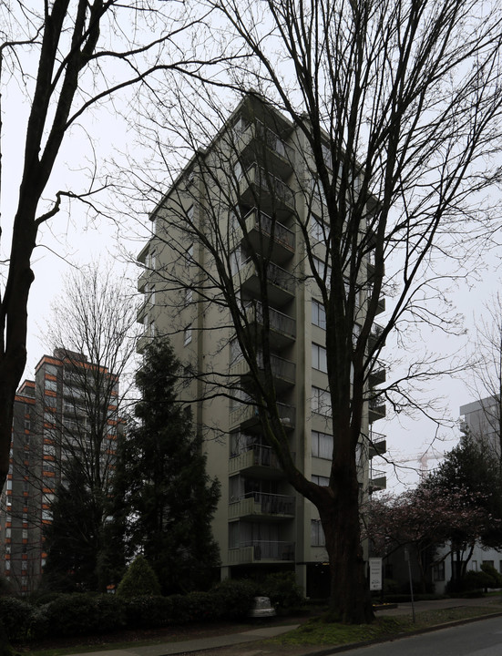 Newport Apartments in Vancouver, BC - Building Photo