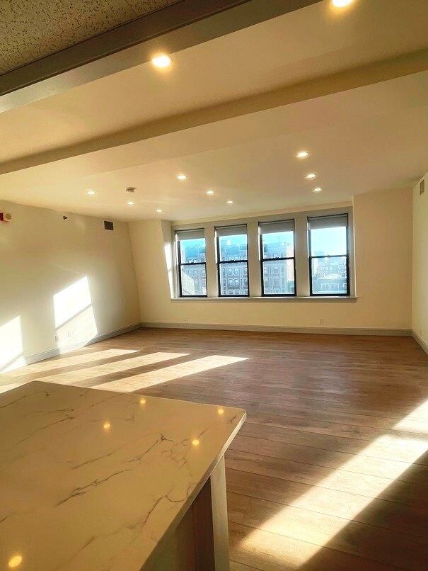 475 MA-2, Unit 701-702 in Boston, MA - Foto de edificio - Building Photo