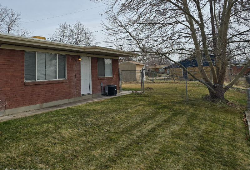 2583 W 4800 S-Unit -A in Roy, UT - Building Photo