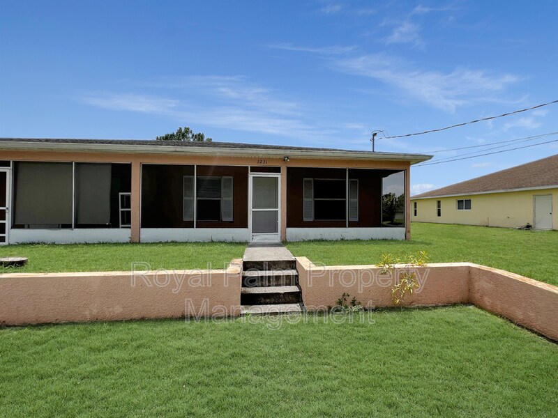 5231 27th St SW in Lehigh Acres, FL - Building Photo