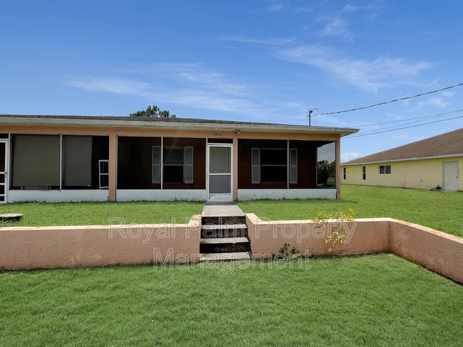 property at 5231 27th St SW