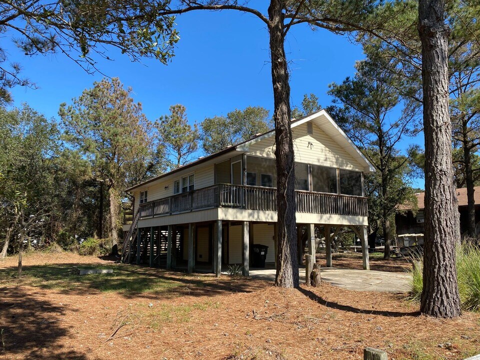 408 W Eden St in Kill Devil Hills, NC - Building Photo