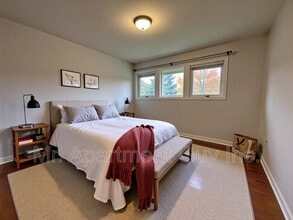 272 Upper Paradise Rd in Hamilton, ON - Building Photo - Building Photo