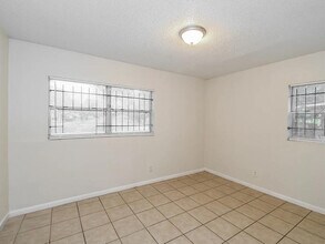 5129 Portsmouth Ave in Jacksonville, FL - Foto de edificio - Building Photo