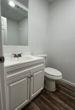 6860 S Creek Dr in Fort Worth, TX - Building Photo - Building Photo