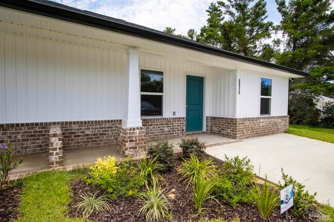 6910 Sea Turtle Cir in Navarre, FL - Building Photo - Building Photo