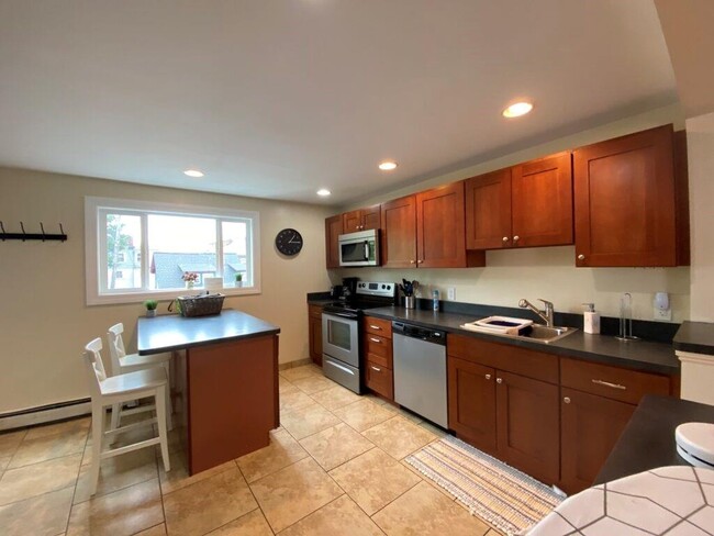 19 Howard St in Newport, RI - Building Photo - Building Photo