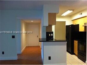 241 SW 84th Ave, Unit 103 in Pembroke Pines, FL - Building Photo - Building Photo