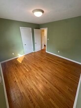 2108 Southland Dr, Unit Apt A in Bowling Green, KY - Foto de edificio - Building Photo