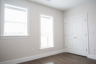 16 Harvard Ter, Unit 16 Harvard Terrace in Boston, MA - Building Photo - Building Photo