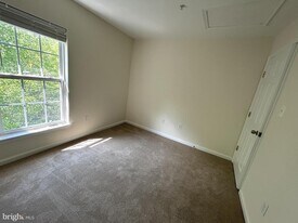 10458 Damascus Park Ln in Damascus, MD - Building Photo