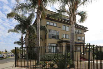 563 22nd St in San Diego, CA - Foto de edificio - Building Photo