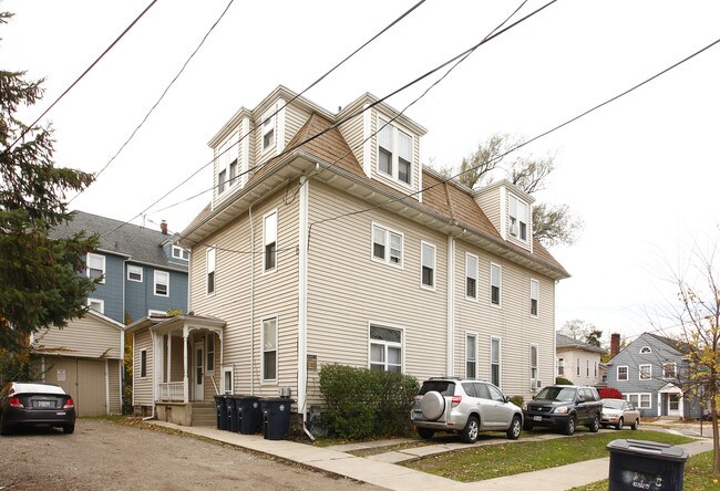 216 N State St in Ann Arbor, MI - Building Photo - Building Photo