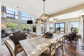 13801 Lakeview Dr, Unit 2 Bedroom 0415 in Austin, TX - Building Photo - Building Photo