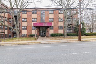 4925 Washington St, Unit 202 in Boston, MA - Building Photo