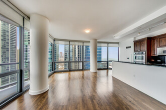 1235 S Prairie Ave in Chicago, IL - Foto de edificio - Building Photo