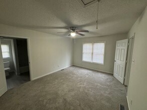 126 Woodside Ave-Unit -Woodside 126 Unit B in Gastonia, NC - Building Photo - Building Photo