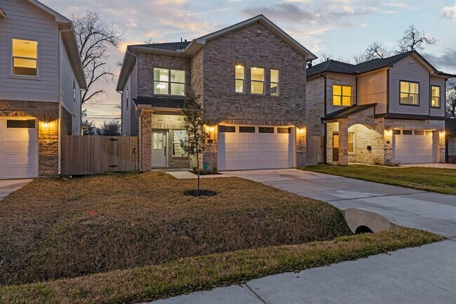 2209 Silverbonnet St in Houston, TX - Building Photo - Building Photo