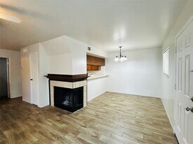 8030 Sands Point Dr in Houston, TX - Building Photo