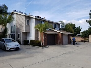 675 Woodcrest Dr, Unit 675 Woodcrest Drive unit B in Lake Elsinore, CA - Building Photo - Building Photo