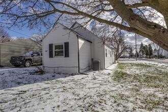 3487 Rhode Island Ave in Niagara Falls, NY - Building Photo - Building Photo