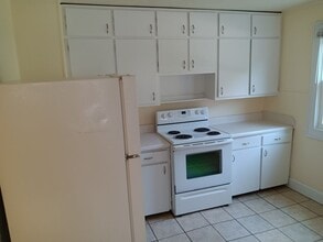 1108 Grover St in Johnson City, TN - Building Photo - Building Photo