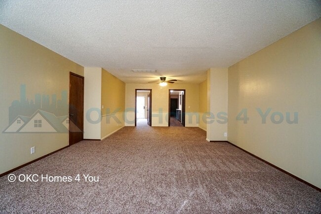 2127 NW 117th St in Oklahoma City, OK - Foto de edificio - Building Photo