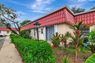 718 Nantucket Cir in Greenacres, FL - Building Photo - Building Photo