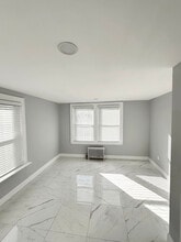 19 Parkview Ter, Unit 2nd unit in Clifton, NJ - Building Photo - Building Photo