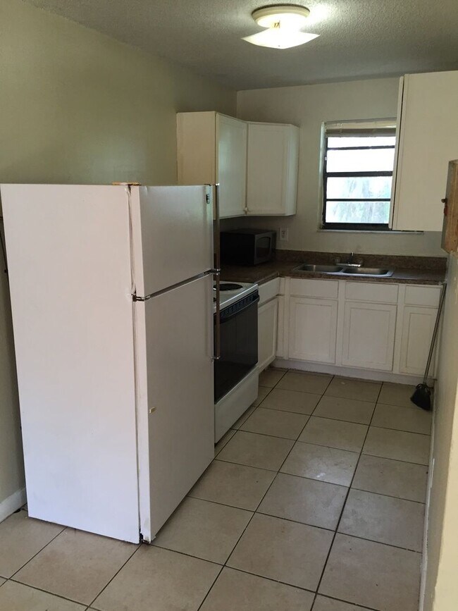 1032 NW 1st Ave in Fort Lauderdale, FL - Building Photo - Building Photo