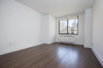 99 Battery Pl, Unit 204 in New York, NY - Foto de edificio - Building Photo