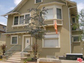 2646 Ellendale Pl in Los Angeles, CA - Building Photo - Building Photo