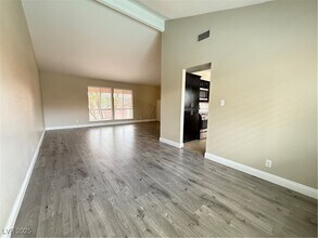 5421 W Ganado Dr in Las Vegas, NV - Building Photo - Building Photo