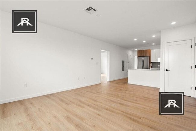 42 Centre St in Brookline, MA - Building Photo - Building Photo