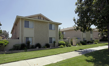 Cedar Street Apartments in Ontario, CA - Building Photo - Building Photo