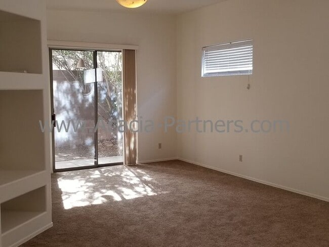 7384 E Cll Nostalgico in Tucson, AZ - Building Photo - Building Photo