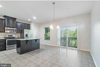326 Eagles Ridge Way in Glen Burnie, MD - Building Photo - Building Photo