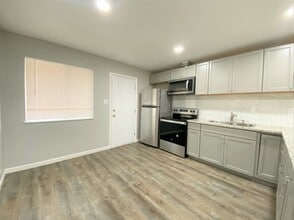 817 E Bellevue Rd, Unit NA in Atwater, CA - Building Photo - Building Photo